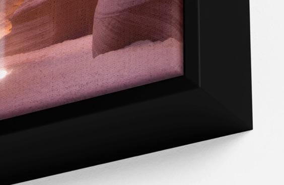 Canvas Floater Frame // Black
